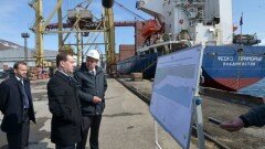 Дмитрий Медведев в магаданском морском порту