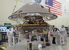 InSight in ATLO with back shell
