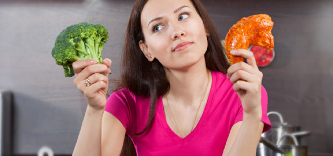 woman-wondering-whether-to-eat-meat-or-vegetables-1