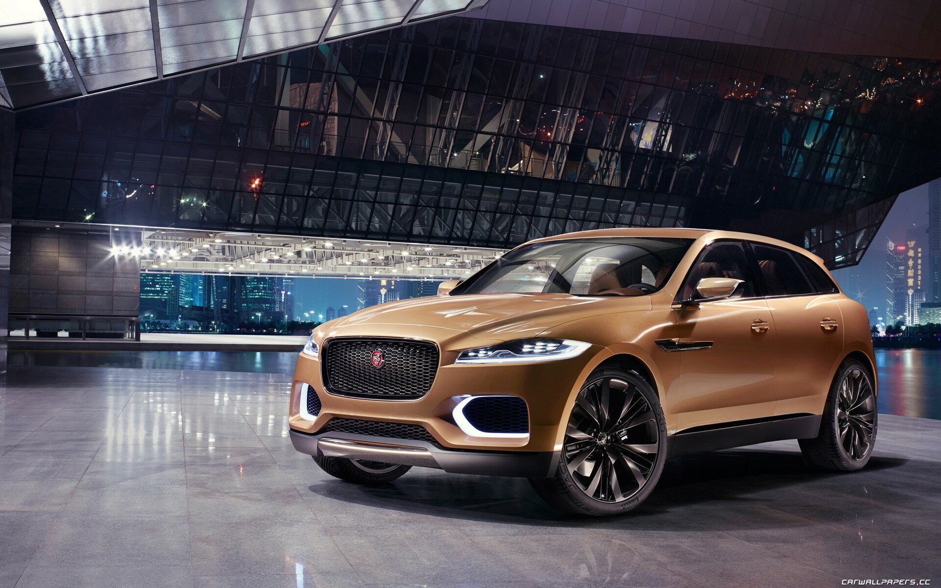 1442308951_jaguar-c-x17-5-seater-concept-2013-1920x1200-005